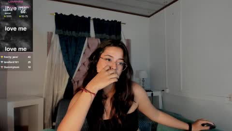 Snapshot of ariana_pierce chatting on December 29, 2024, 6:35 am Ariana online show from December 29, 2024, 6:35 am