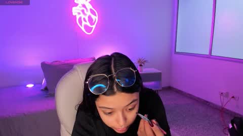 Snapshot of ariana_pierce chatting on November 15, 2025, 12:23 pm Ariana online show from November 15, 2025, 12:23 pm