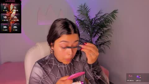 Snapshot of ariana_pierce chatting on November 19, 2025, 12:49 pm Ariana online show from November 19, 2025, 12:49 pm