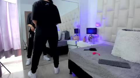  ariana  online show from September 15, 2025, 5:02 pm