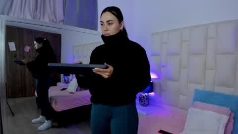  ariana  online show from November 27, 2025, 5:59 pm