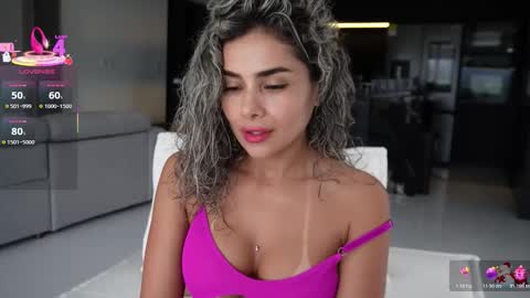 cristina online show from December 2, 2025, 1:17 pm