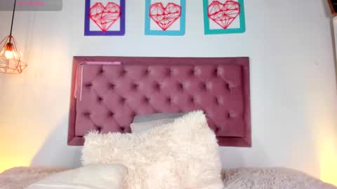 Snapshot of ariana_zc_ chatting on February 13, 2025, 11:37 pm Susan online show from February 13, 2025, 11:37 pm