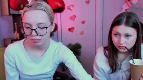 arianaa_cat online show from February 21, 2026, 6:36 am
