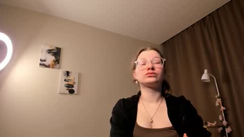 Snapshot of arianaabramek chatting on February 27, 2026, 7:25 pm Alice online show from February 27, 2026, 7:25 pm