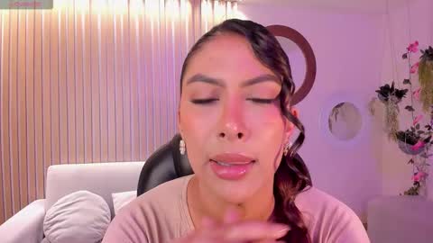 Snapshot of arianadumont chatting on October 11, 2025, 11:31 am Ariana Dumont online show from October 11, 2025, 11:31 am