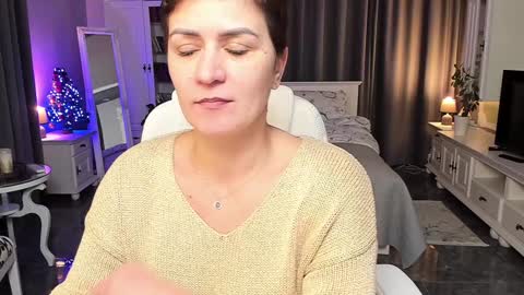 Ana online show from December 13, 2024, 2:38 pm