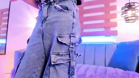 Ari  online show from October 18, 2025, 12:50 pm