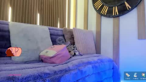 Ari  online show from November 19, 2025, 1:22 pm