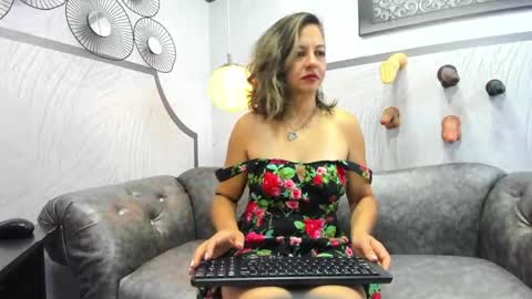 Snapshot of arianasommers chatting on May 26, 2026, 11:28 am ArianaSommers online show from May 26, 2026, 11:28 am