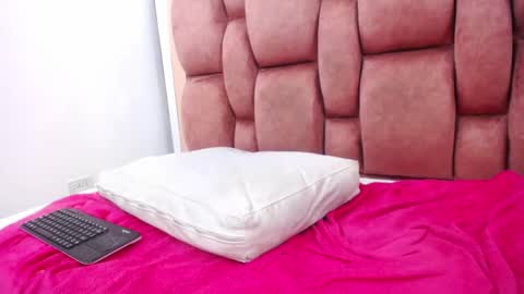 arianna pearl online show from October 11, 2025, 1:53 pm