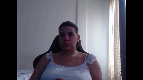 Snapshot of ariannaloovel chatting on January 14, 2025, 8:15 pm ariannaloovel online show from January 14, 2025, 8:15 pm