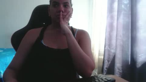 Snapshot of ariannaloovel chatting on October 7, 2025, 6:16 pm ariannaloovel online show from October 7, 2025, 6:16 pm