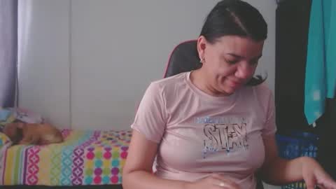 ariannaloovel online show from February 25, 2026, 4:49 pm