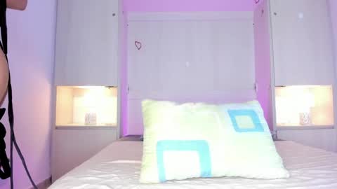 ariannavega_ online show from May 8, 2026, 11:37 am