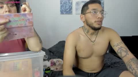 ariannawil online show from December 1, 2025, 1:32 am