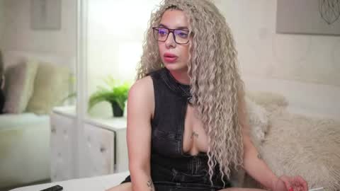 Snapshot of ariayasmin chatting on April 14, 2026, 8:59 pm Aria online show from April 14, 2026, 8:59 pm