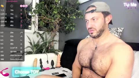 Ariel online show from October 14, 2025, 3:51 am