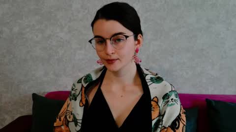 arielstonks_lovee online show from December 3, 2025, 4:42 am