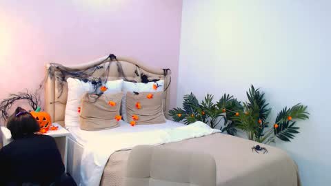 Ari online show from October 31, 2025, 6:58 am