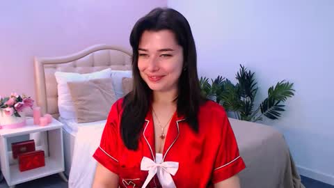 Ari online show from December 5, 2025, 1:31 pm