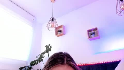 Snapshot of arii_1010_ chatting on February 7, 2025, 8:53 pm Ari online show from February 7, 2025, 8:53 pm