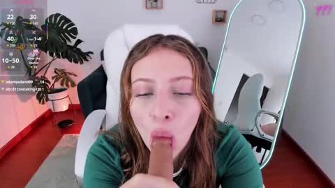 Snapshot of arii_1010_ chatting on February 8, 2026, 9:51 pm Ari online show from February 8, 2026, 9:51 pm