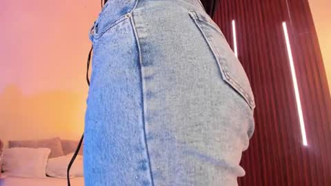  Arianna  online show from April 9, 2026, 12:43 pm