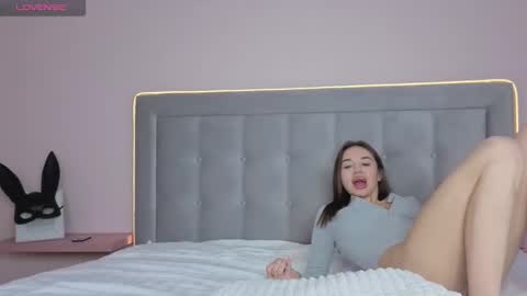 arimilas online show from November 28, 2025, 8:50 am