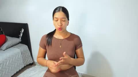 Snapshot of aristena_01 chatting on November 25, 2025, 11:05 pm aristena_01 online show from November 25, 2025, 11:05 pm