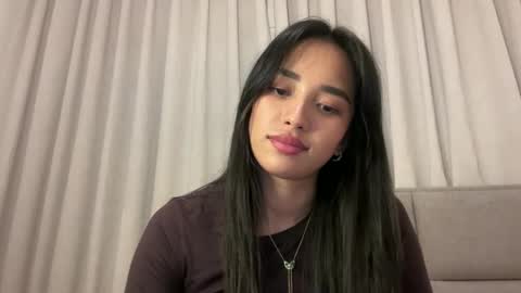 Lily online show from November 18, 2025, 3:27 pm