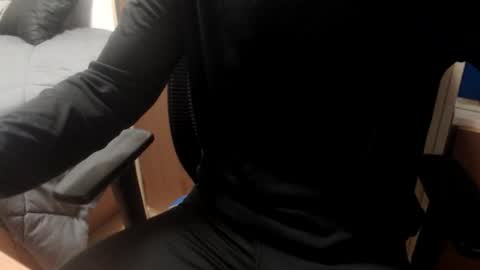 arlandria_ online show from December 19, 2025, 9:11 pm