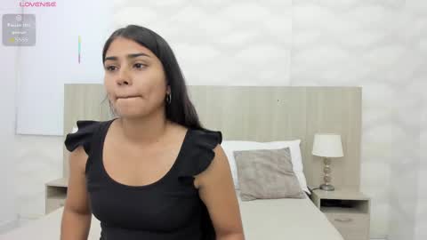 Arlet Powell online show from November 24, 2025, 3:28 am