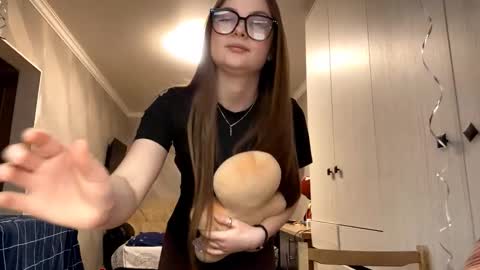 Snapshot of arlettejasica chatting on February 21, 2026, 2:40 pm Liza online show from February 21, 2026, 2:40 pm