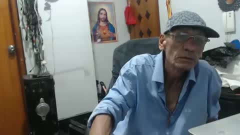 armaduradeacero online show from December 1, 2025, 7:35 am