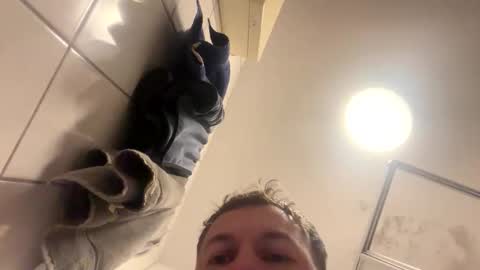 Snapshot of armyskater32 chatting on November 9, 2025, 9:02 pm armyskater32 online show from November 9, 2025, 9:02 pm