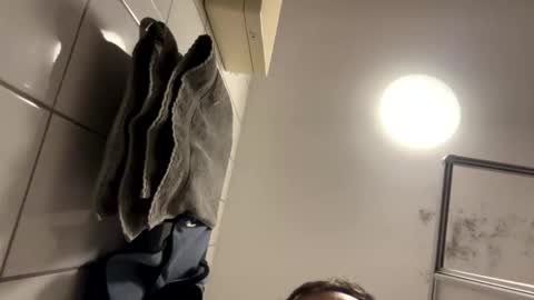 armyskater32 online show from February 18, 2026, 10:17 pm