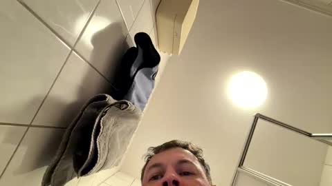 armyskater32 online show from April 2, 2026, 8:06 pm