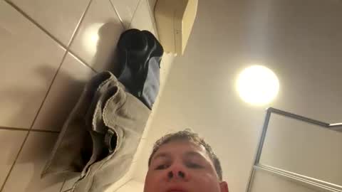 armyskater32 online show from June 3, 2026, 4:15 am