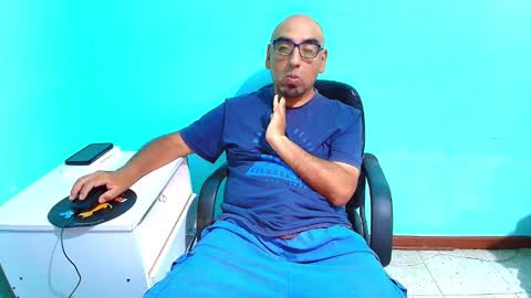 arnelux72 online show from February 8, 2026, 5:22 am