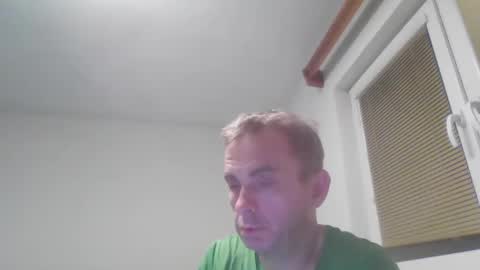 Snapshot of aromannn chatting on December 1, 2024, 5:35 pm aromannn online show from December 1, 2024, 5:35 pm