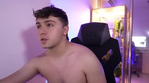 aron__cooper online show from December 19, 2025, 12:39 am