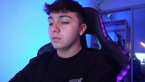 aron__cooper online show from April 9, 2026, 2:33 am