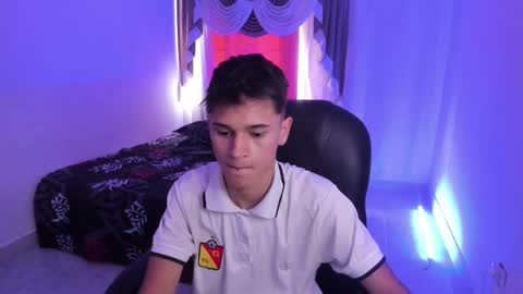 Aaron online show from December 18, 2025, 7:20 pm