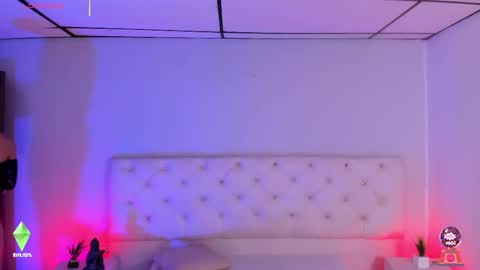 Aron cruz  online show from November 20, 2025, 1:33 pm