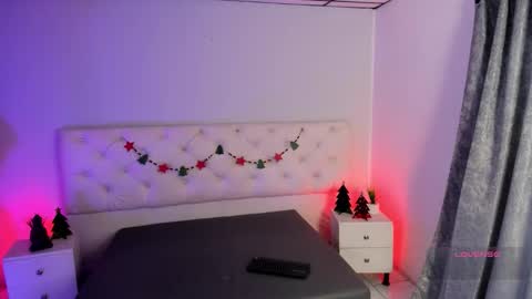 Aron cruz  online show from December 4, 2025, 1:31 pm