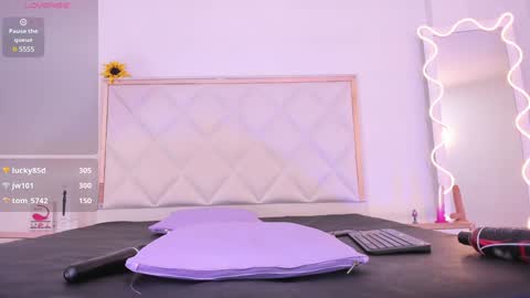 Snapshot of aron_tay chatting on December 24, 2024, 12:44 pm your aron online show from December 24, 2024, 12:44 pm