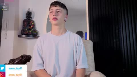 Snapshot of aron_tay chatting on November 5, 2025, 3:06 am your aron online show from November 5, 2025, 3:06 am