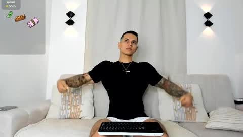 Snapshot of arondark chatting on November 8, 2025, 11:58 pm DarkMaster online show from November 8, 2025, 11:58 pm