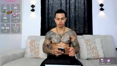 Snapshot of arondark chatting on November 26, 2025, 11:33 am DarkMaster online show from November 26, 2025, 11:33 am